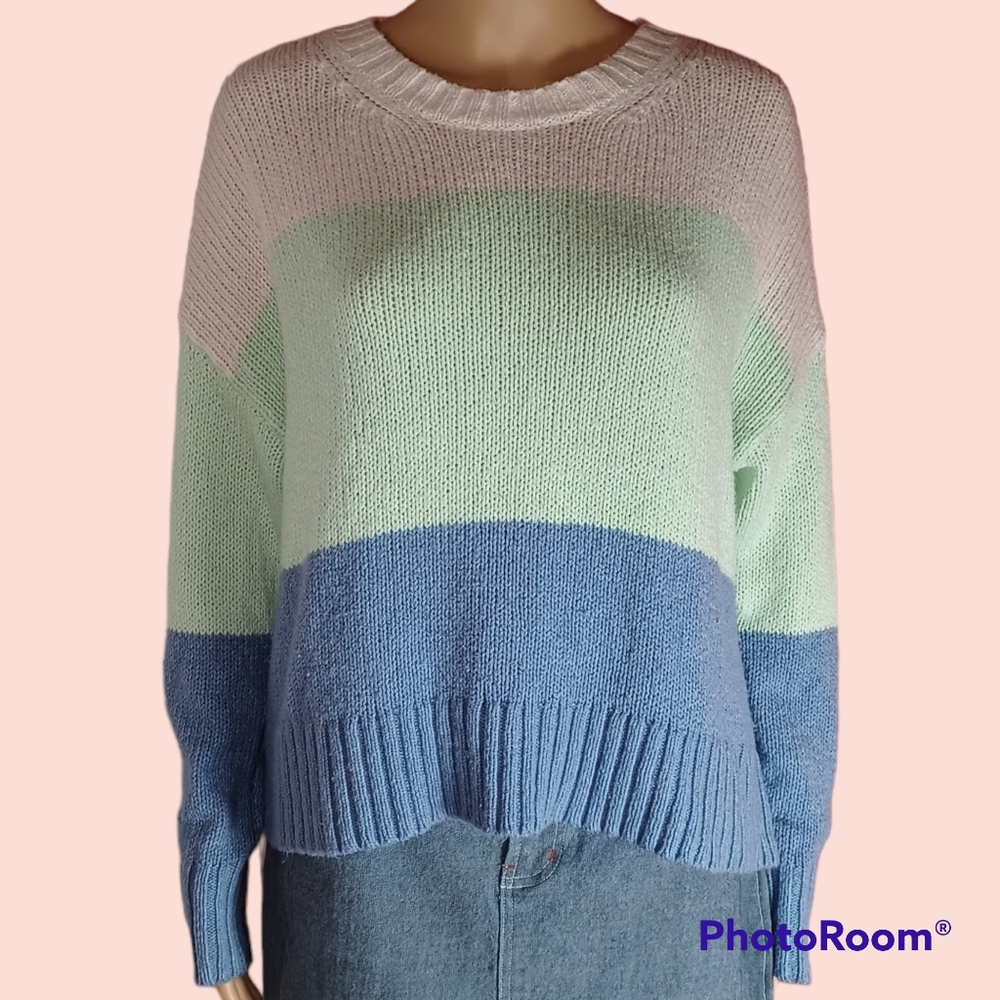 White, Green, and Blue American Eagle Sweater